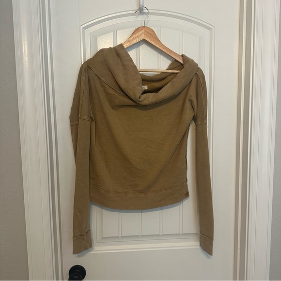 Free People Off Shoulder Sweater Top Long Sleeve Brown Tan Slouchy Size Small - Picture 3 of 7
